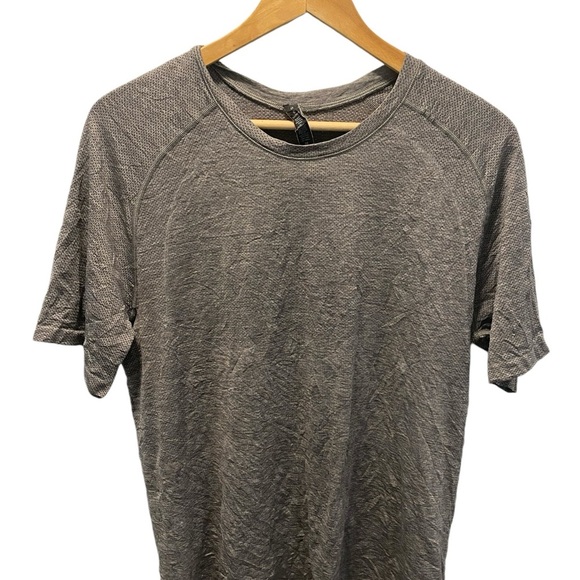 Lululemon Grey Metal Vent Short Sleeve T shirt - Picture 1 of 4